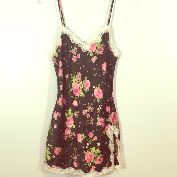 Victoria's Secret Other - Victoria’s Secret black floral slip